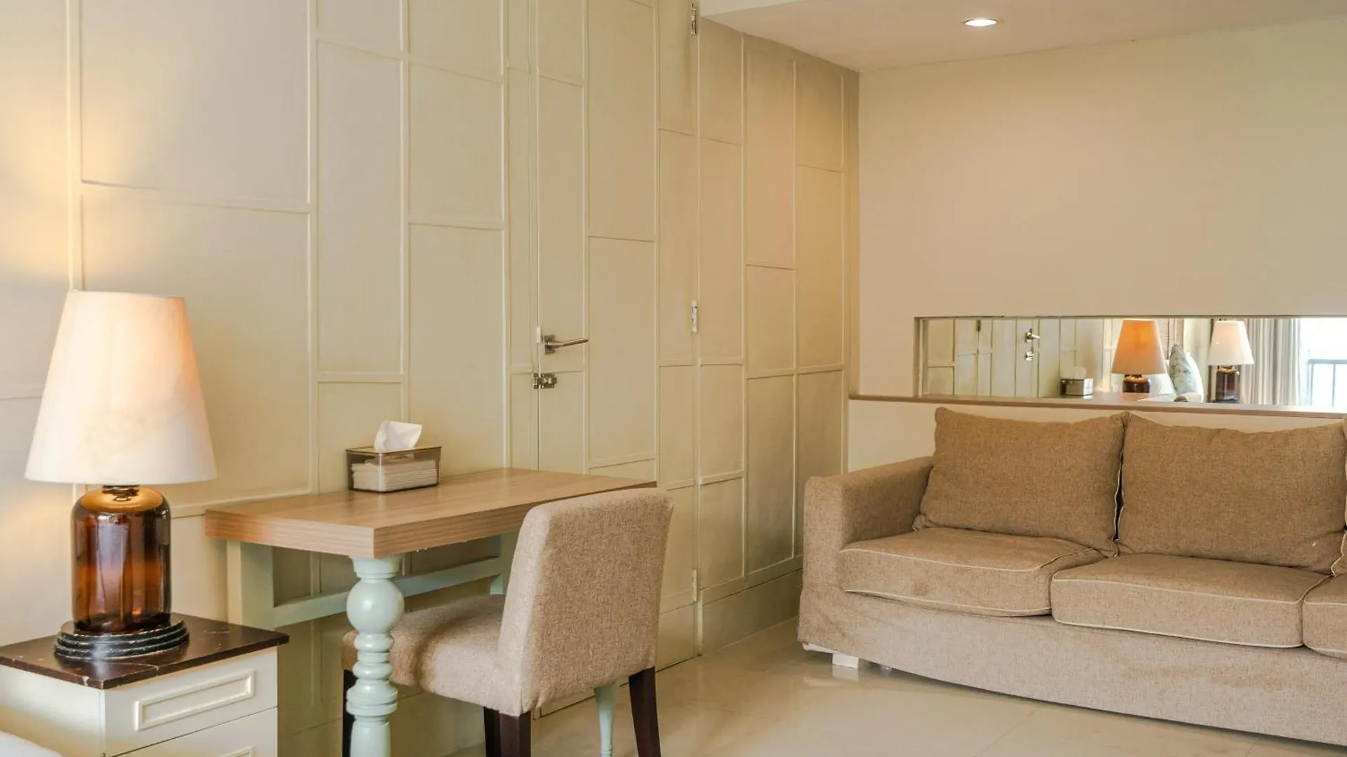 Sans Vibes Astana Residence Seminyak ホテル