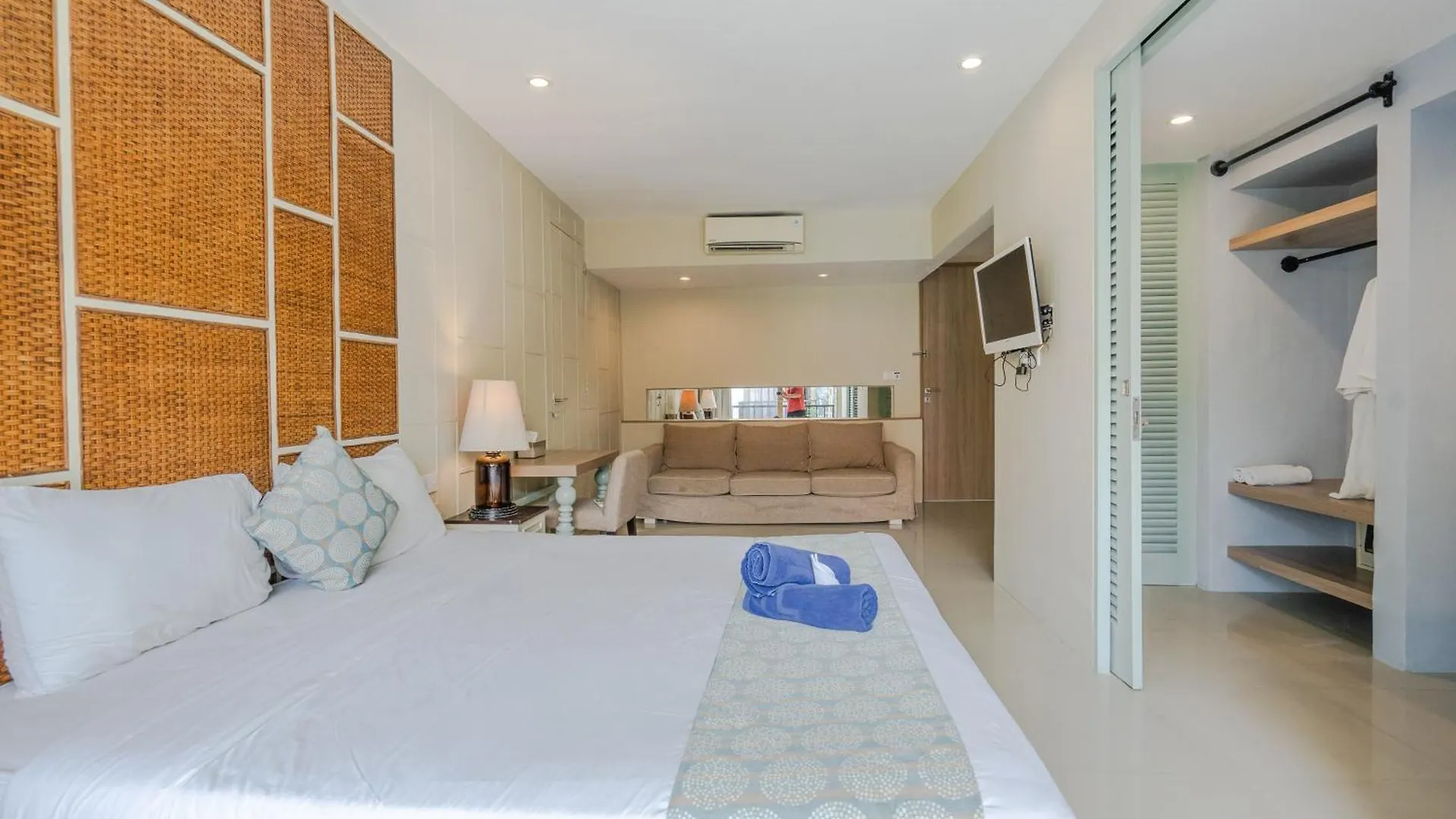Sans Vibes Astana Residence Seminyak 3*, スミニャック